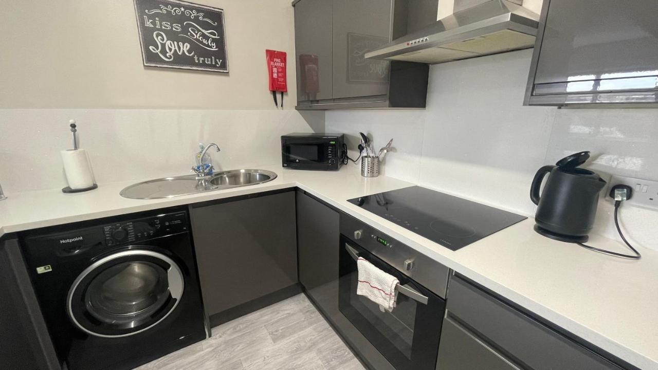 Mays Apartments: City Centre Convenience with Free Parking Liverpool Exterior photo