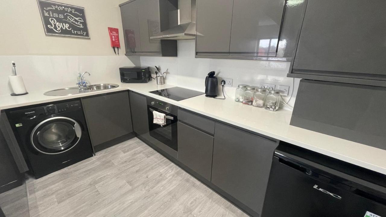 Mays Apartments: City Centre Convenience with Free Parking Liverpool Exterior photo