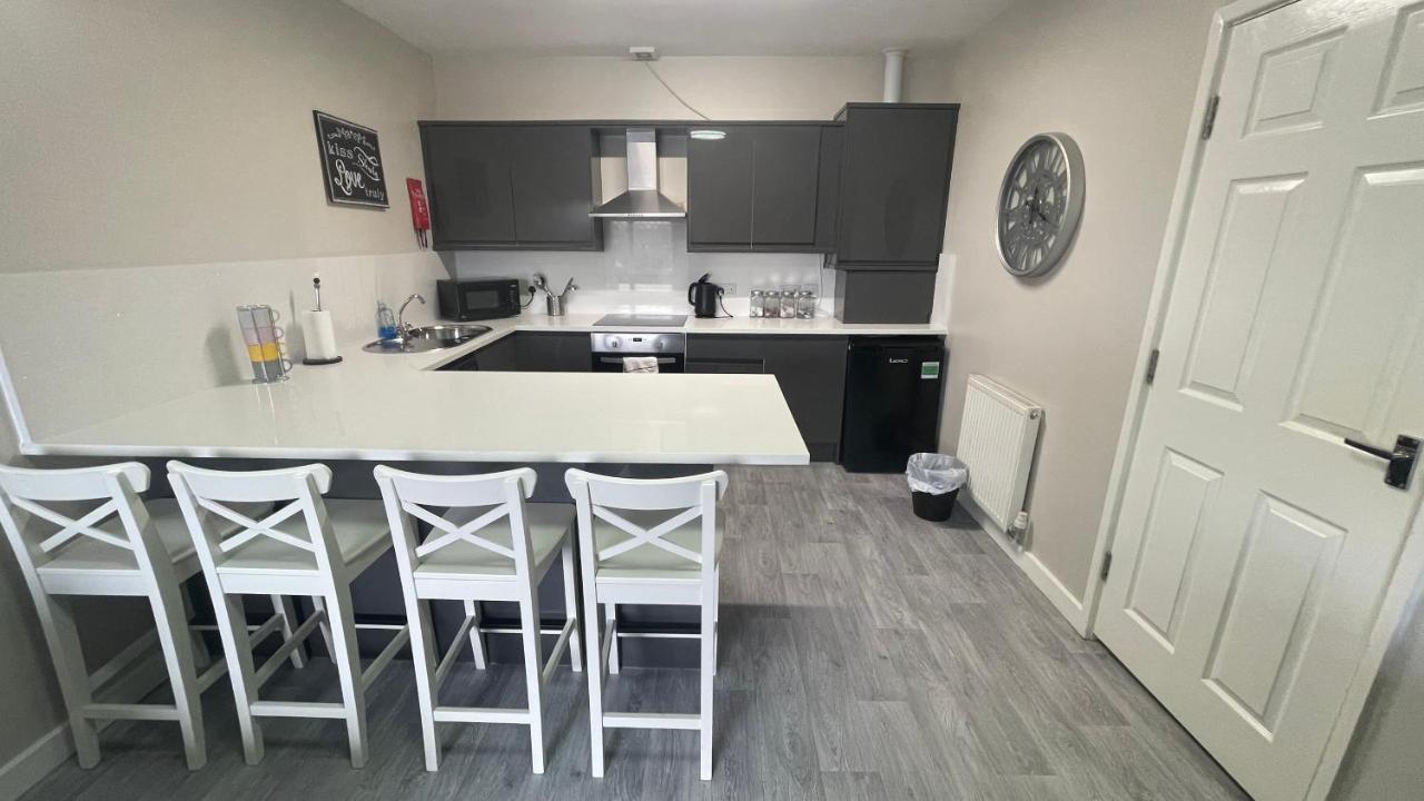 Mays Apartments: City Centre Convenience with Free Parking Liverpool Exterior photo